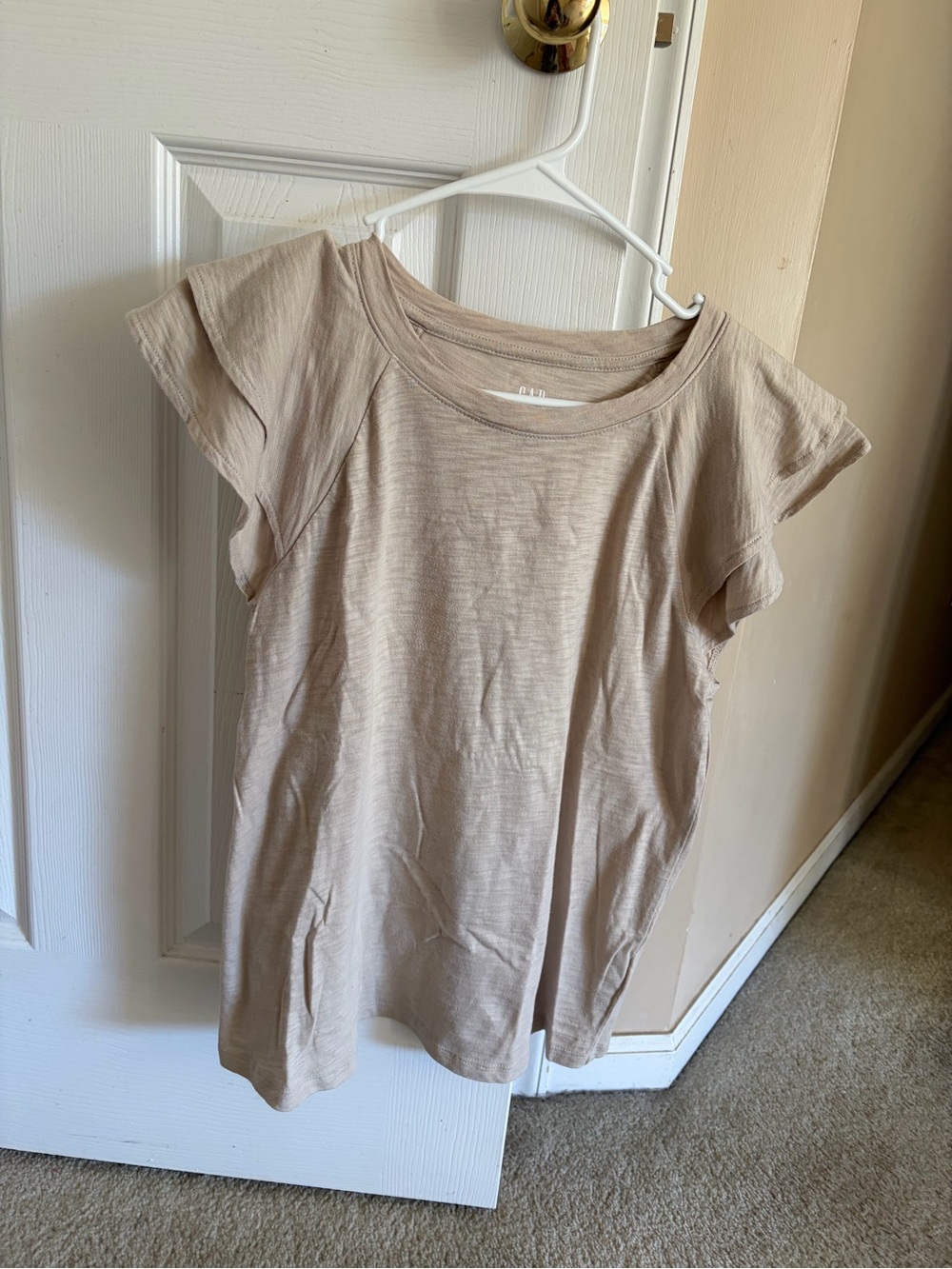 GAP Women's Short Sleeve flutter sleeve top